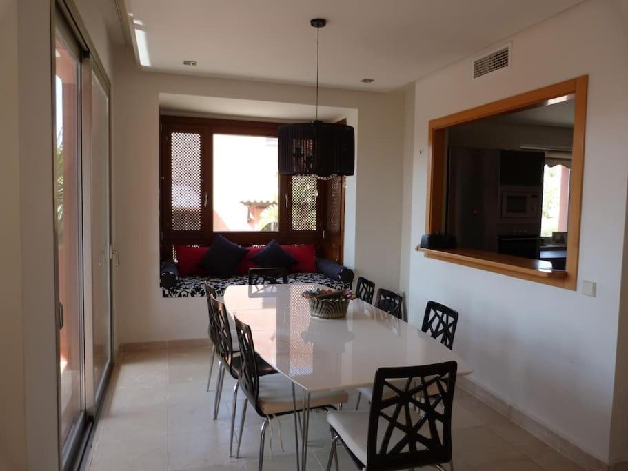 Luxurious Townhouse With Sea Views Manilva Exterior foto